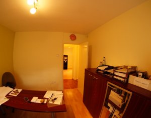 Appartement 3 chambres à vendre dans Cluj-napoca, zone Manastur