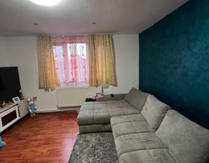 Casa, singur in curte, cartier Bulgaria, zona strazii Plevnei