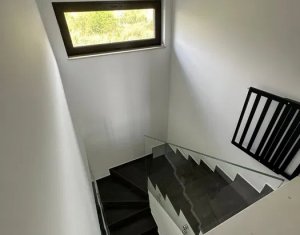 Casa unifamiliala, 2 niveluri, design lux,  120 mp, 500 mp teren, Voronet
