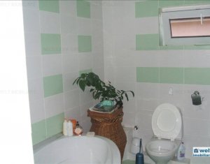 Maison 3 chambres à vendre dans Floresti