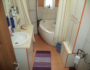 Lakás 4 szobák eladó on Floresti
