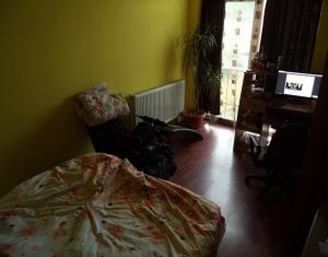 Lakás 4 szobák eladó on Floresti