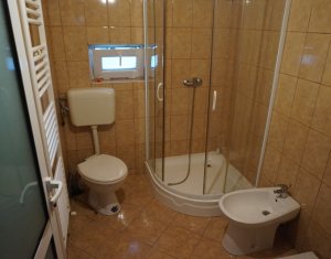 Maison 5 chambres à vendre dans Floresti