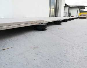 Lakás 4 szobák eladó on Floresti