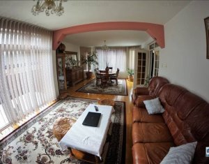 Maison 5 chambres à vendre dans Cluj-napoca, zone Centru