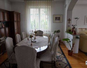 Maison 10 chambres à vendre dans Cluj-napoca, zone Andrei Muresanu