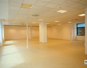 Bureau à louer, 700m2 dans Cluj-napoca, zone Centru