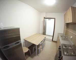 Appartement 3 chambres à louer dans Cluj-napoca, zone Manastur