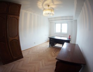 Bureau à louer dans Cluj-napoca, zone Centru