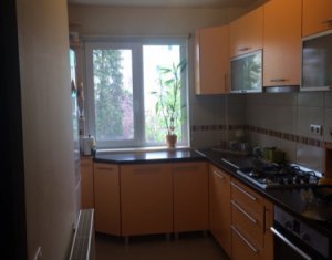 Appartement 4 chambres à vendre dans Cluj-napoca, zone Manastur