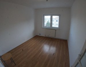 Appartement 3 chambres à vendre dans Cluj-napoca, zone Plopilor