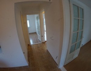 Appartement 3 chambres à vendre dans Cluj-napoca, zone Plopilor