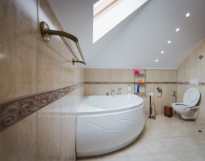 Maison 6 chambres à vendre dans Sannicoara