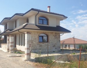 Ház 5 szobák eladó on Dezmir