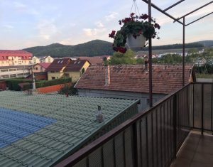 Lakás 3 szobák eladó on Floresti