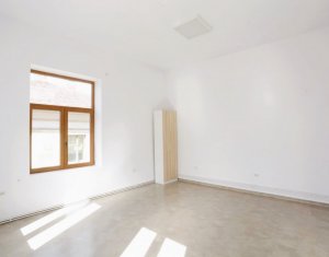 Espace Commercial à louer, 68m2 dans Cluj-napoca, zone Centru