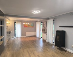Maison 4 chambres à vendre dans Floresti