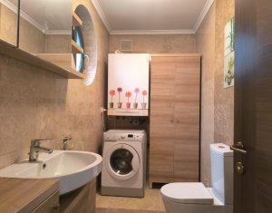 Maison 4 chambres à vendre dans Floresti