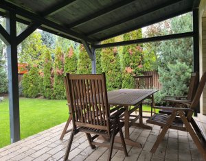 Maison 4 chambres à vendre dans Floresti