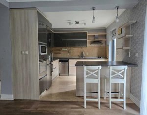 Maison 4 chambres à vendre dans Floresti