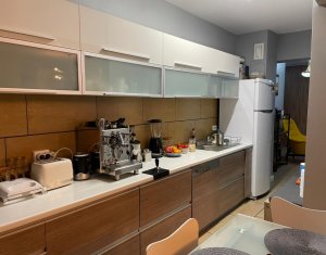 Appartement 4 chambres à vendre dans Cluj-napoca, zone Plopilor