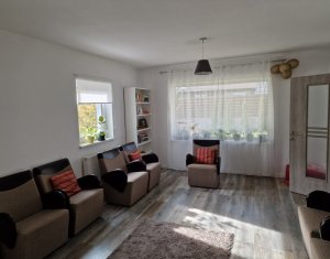 Maison 4 chambres à vendre dans Floresti