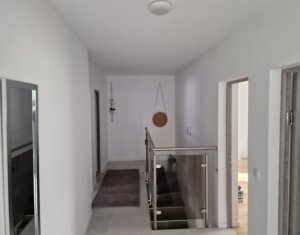 Maison 4 chambres à vendre dans Floresti