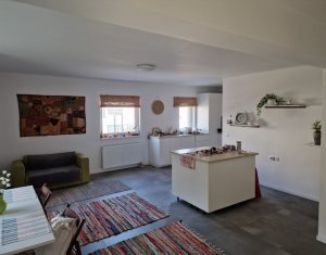 Maison 4 chambres à vendre dans Floresti
