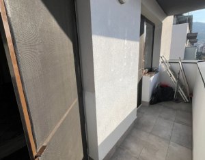 Lakás 3 szobák eladó on Floresti
