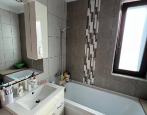 Lakás 3 szobák eladó on Floresti