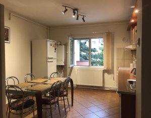 Appartement 3 chambres à louer dans Cluj-napoca, zone Marasti