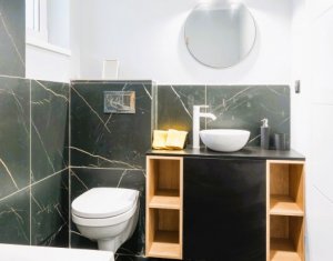 Maison 4 chambres à vendre dans Floresti