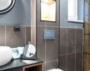 Maison 4 chambres à vendre dans Floresti
