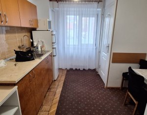 Appartement 3 chambres à louer dans Cluj-napoca, zone Centru