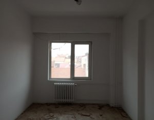 Ultracentral, apartament cu 4 camere, zona CEC