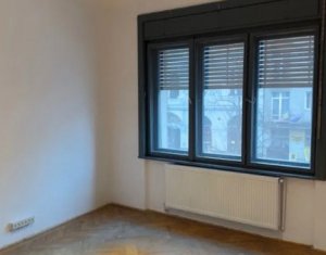 Appartement 4 chambres à vendre dans Cluj-napoca, zone Centru
