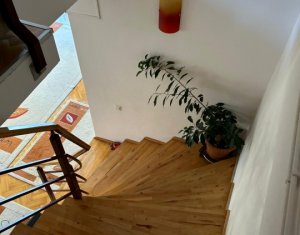 Maison 4 chambres à vendre dans Floresti