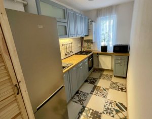 Lakás 3 szobák eladó on Floresti