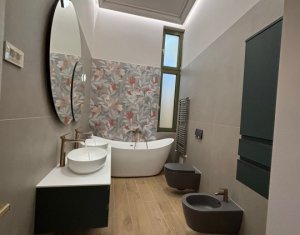 Appartement 4 chambres à vendre dans Cluj-napoca, zone Centru