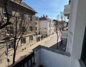 Appartement 4 chambres à vendre dans Cluj-napoca, zone Centru