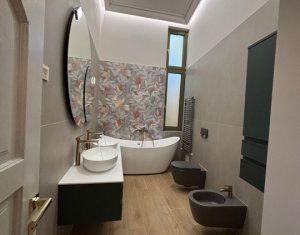 Appartement 4 chambres à vendre dans Cluj-napoca, zone Centru