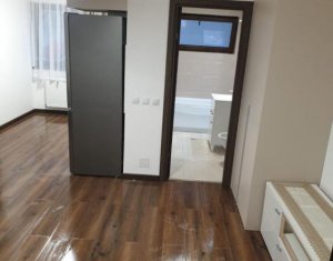 Lakás 3 szobák eladó on Floresti
