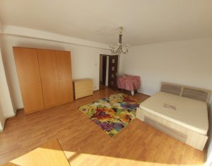 Appartement 3 chambres à louer dans Cluj-napoca, zone Marasti