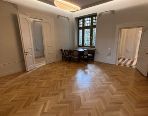 Birou premium ultracentral – 4 camere, amenajare elegantă, Cluj-Napoca