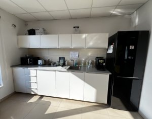 Bureau à louer dans Cluj-napoca, zone Buna Ziua