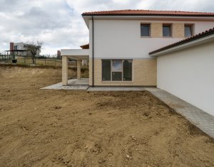 Ház 4 szobák eladó on Baciu