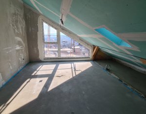 Duplex 240 mp, D+P+E+M, zona linistita de case, panorama deosebita !