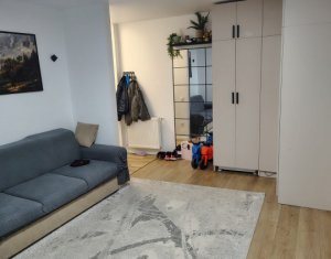 Lakás 3 szobák eladó on Floresti