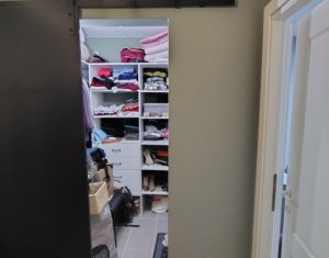 Lakás 2 szobák eladó on Floresti