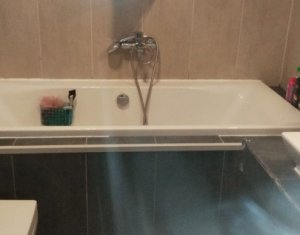 Lakás 3 szobák eladó on Floresti